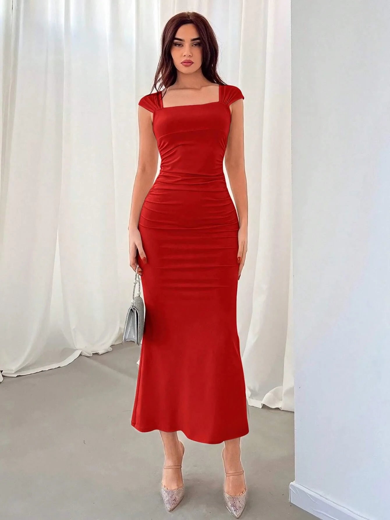 Robe Rouge Dos nu