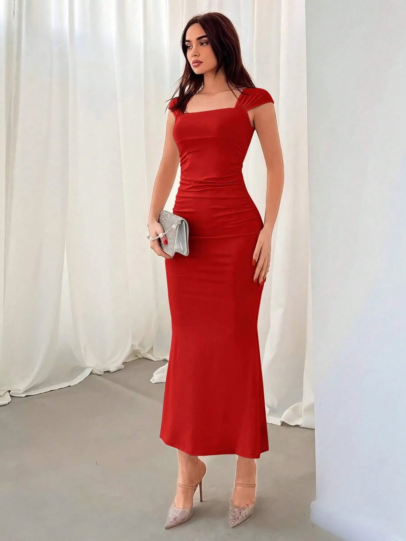 Robe Rouge Dos nu