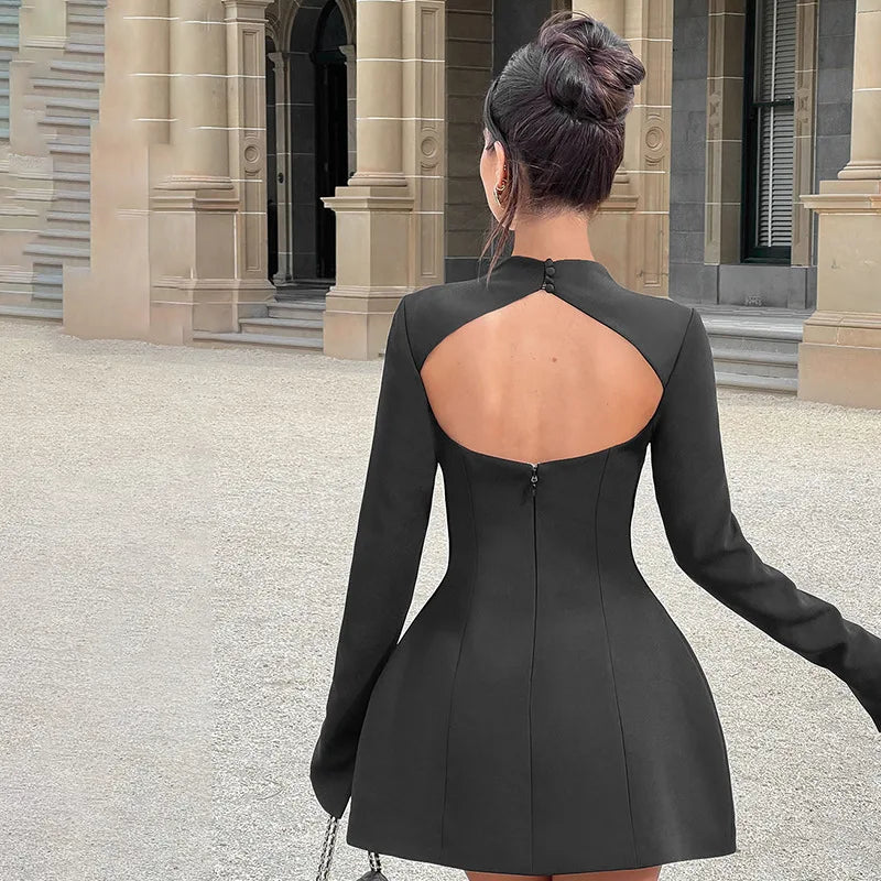 Robe Noire Dos nu