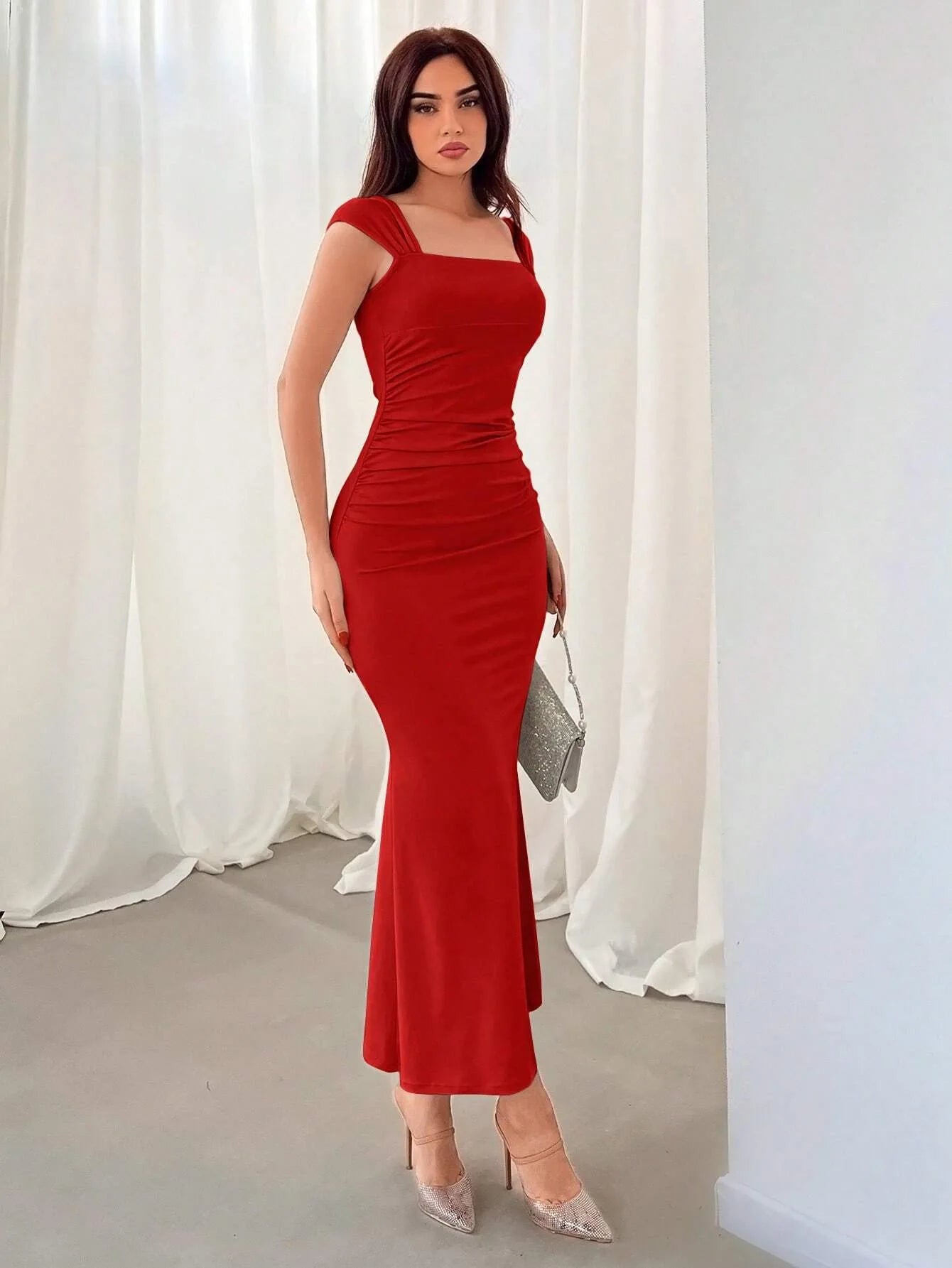 Robe Rouge Dos nu
