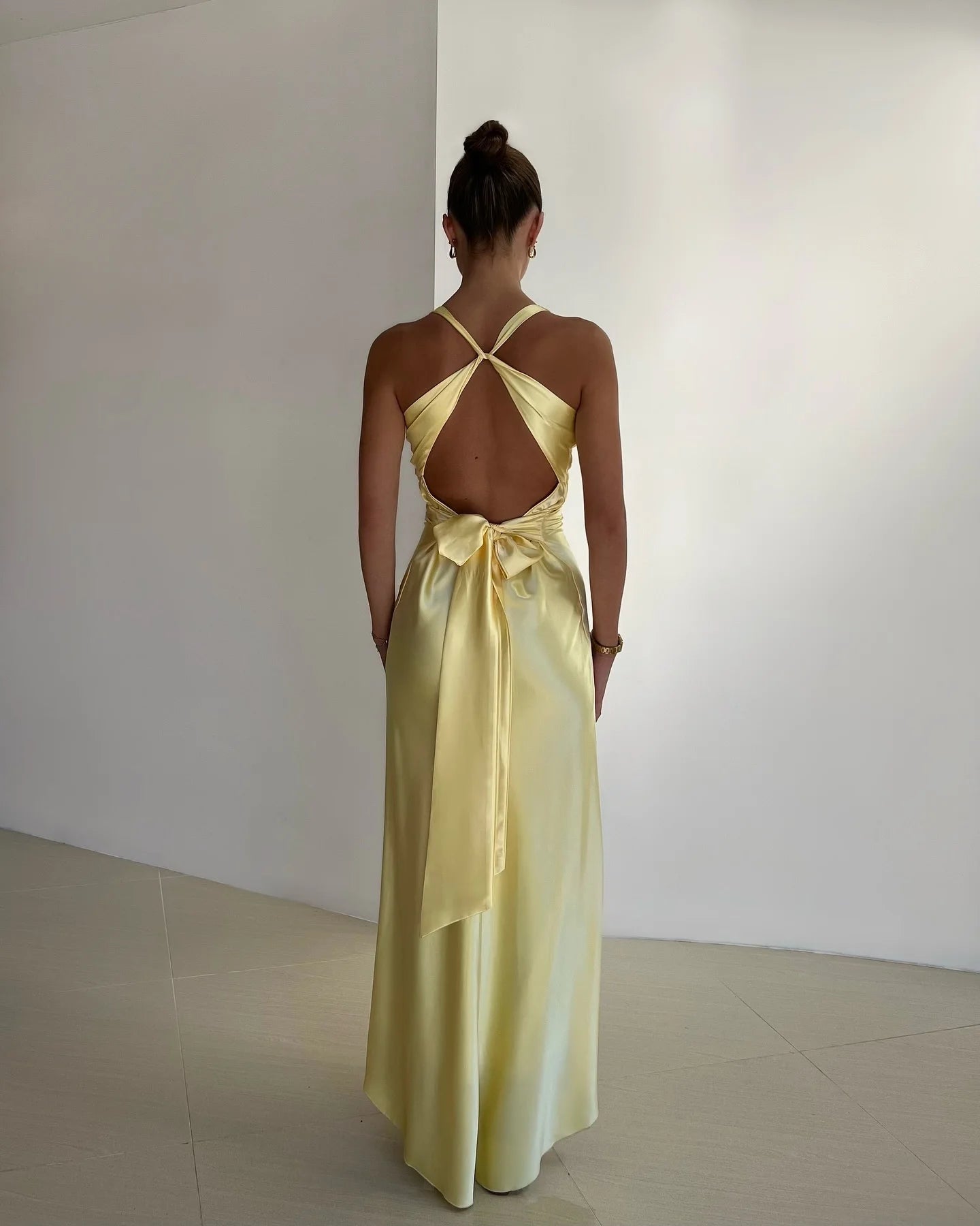 Robe Jaune Dos nu