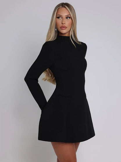 Robe Courte Noire Dos nu