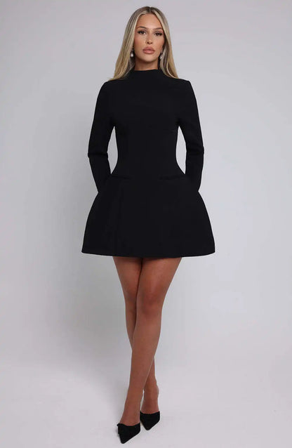 Robe Courte Noire Dos nu